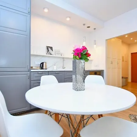 Elegant In The Perfect Location *